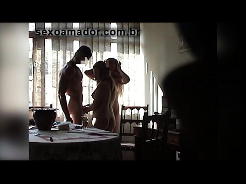 ❤️ Le amiche del sesso invitano un uomo gigante e una cosa a tre con lui ❤️❌ Video di sesso al it.mathem-1-class.ru ❌️