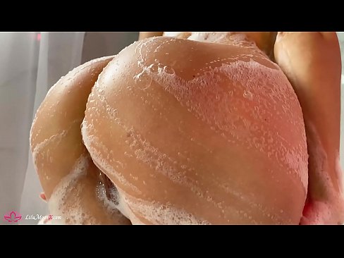 ❤️ Brunetta masturba la figa con il vibratore fino ad un intenso orgasmo sotto la doccia ❤️❌ Video di sesso al it.mathem-1-class.ru ❌️